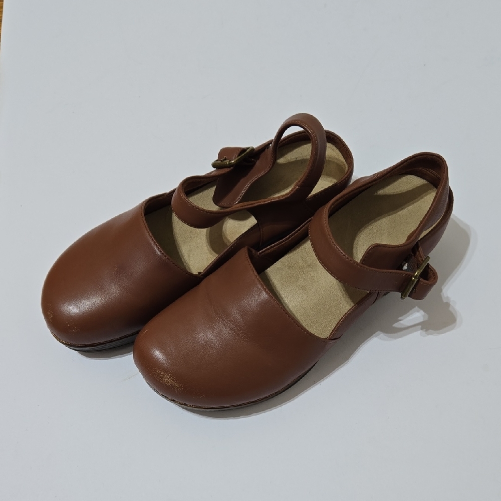 Bella Vita Women's Brown Mary Jane Clogs